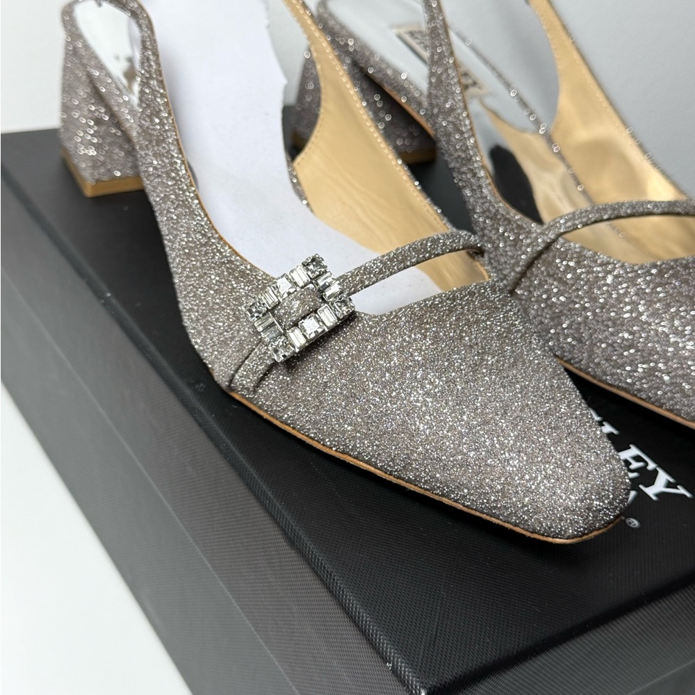 Badgley Mischka NIB Silver Sparkly Buena Embellished Slingback Pumps - Picture 7 of 9
